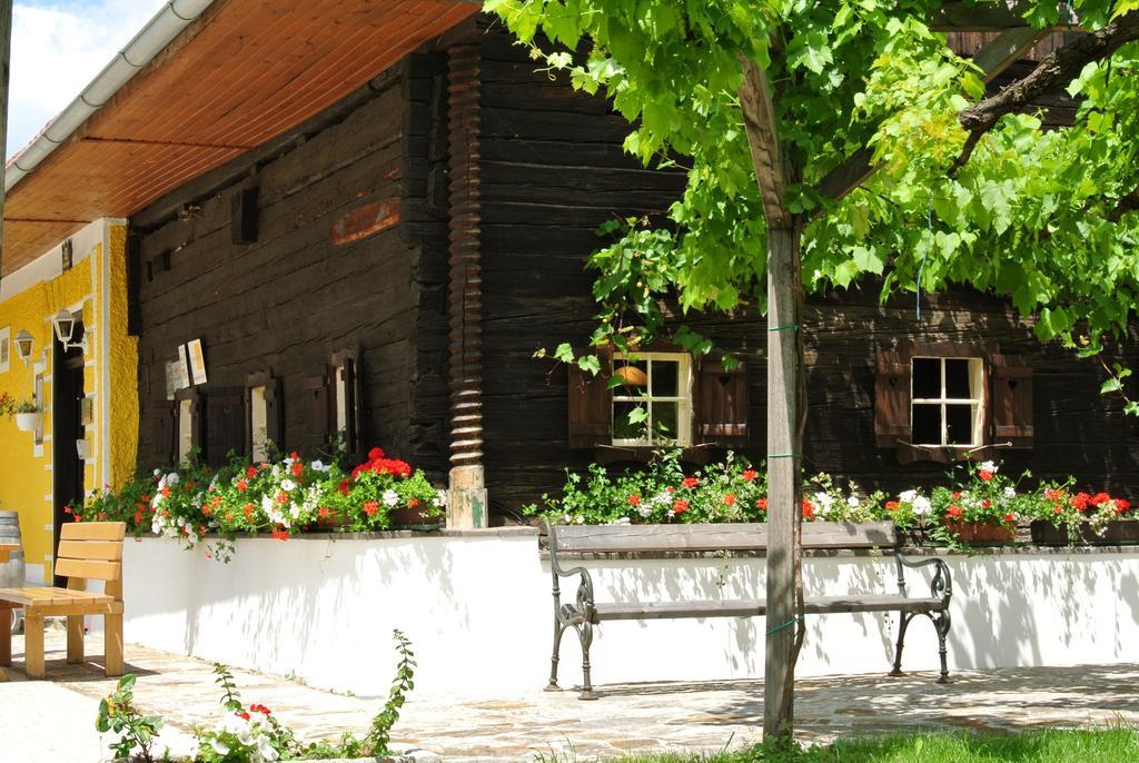 Weingut Primus Suedsteiermark Spielfeld Buitenkant foto