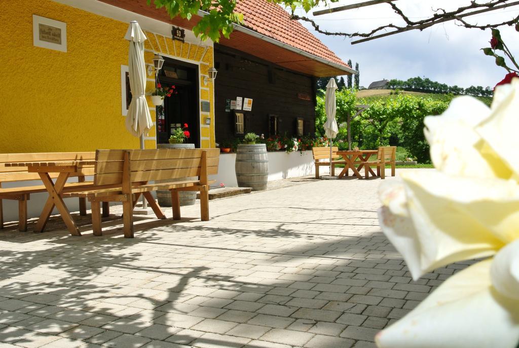 Weingut Primus Suedsteiermark Spielfeld Buitenkant foto