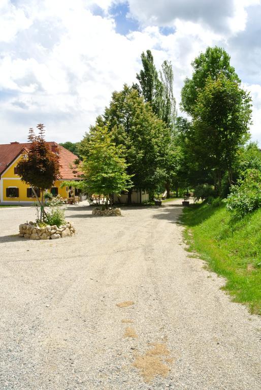Weingut Primus Suedsteiermark Spielfeld Buitenkant foto