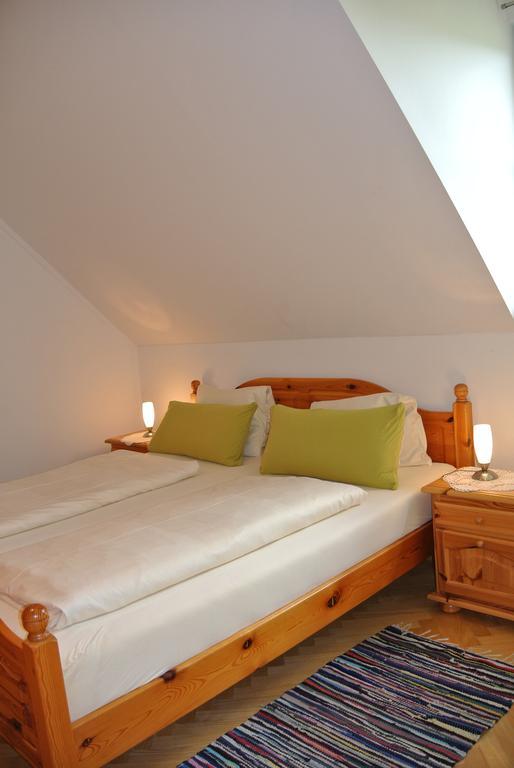 Weingut Primus Suedsteiermark Spielfeld Kamer foto