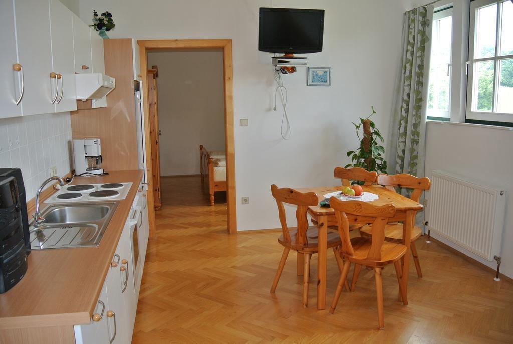 Weingut Primus Suedsteiermark Spielfeld Kamer foto