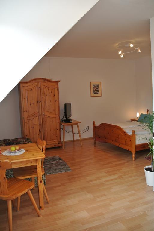 Weingut Primus Suedsteiermark Spielfeld Kamer foto