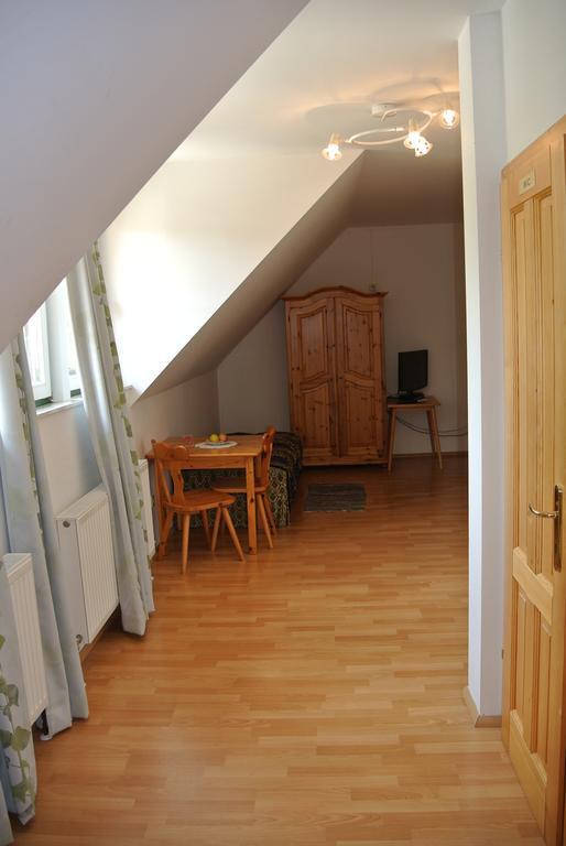 Weingut Primus Suedsteiermark Spielfeld Kamer foto