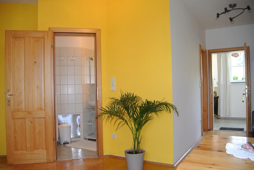 Weingut Primus Suedsteiermark Spielfeld Kamer foto