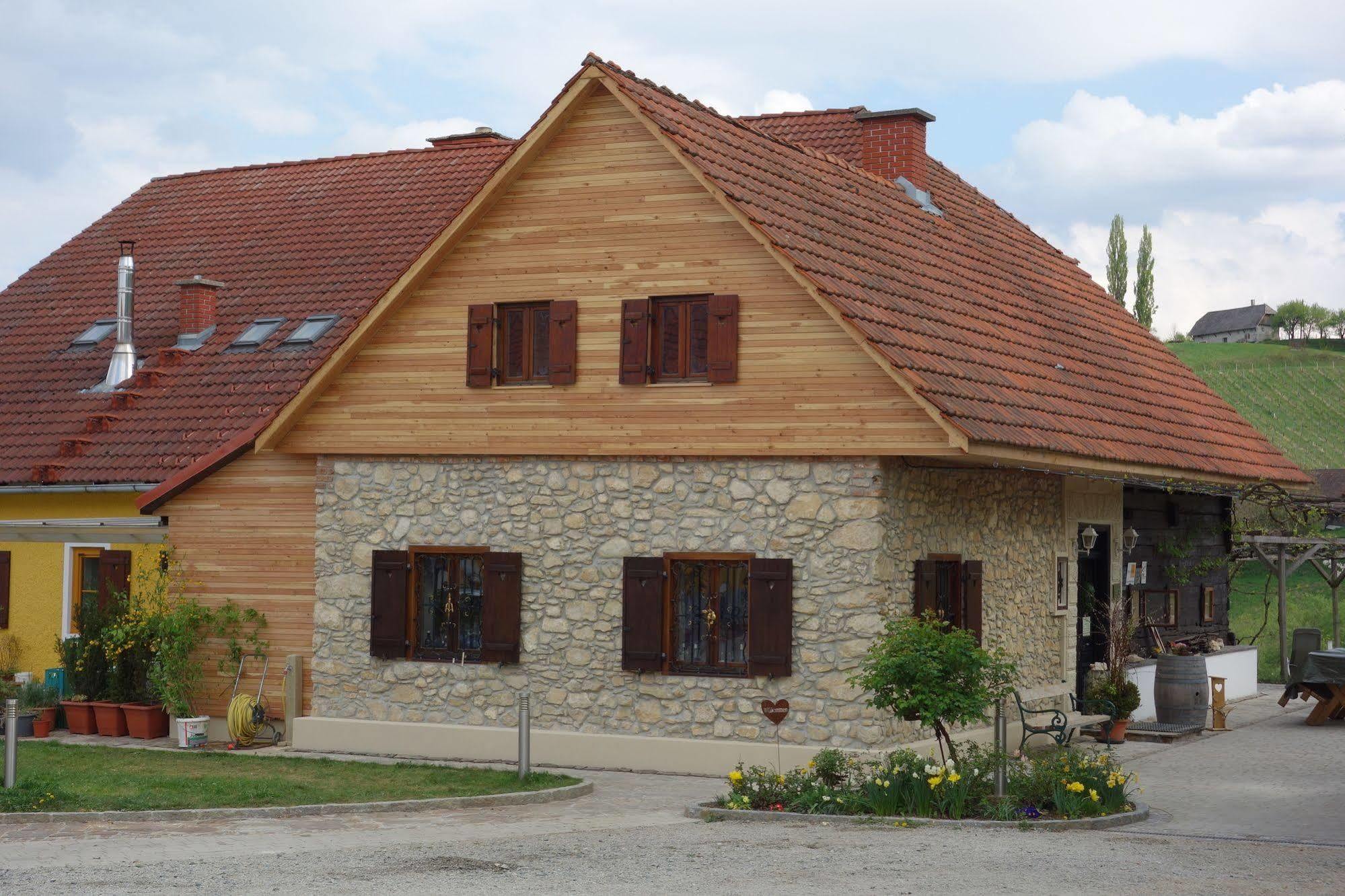 Weingut Primus Suedsteiermark Spielfeld Buitenkant foto