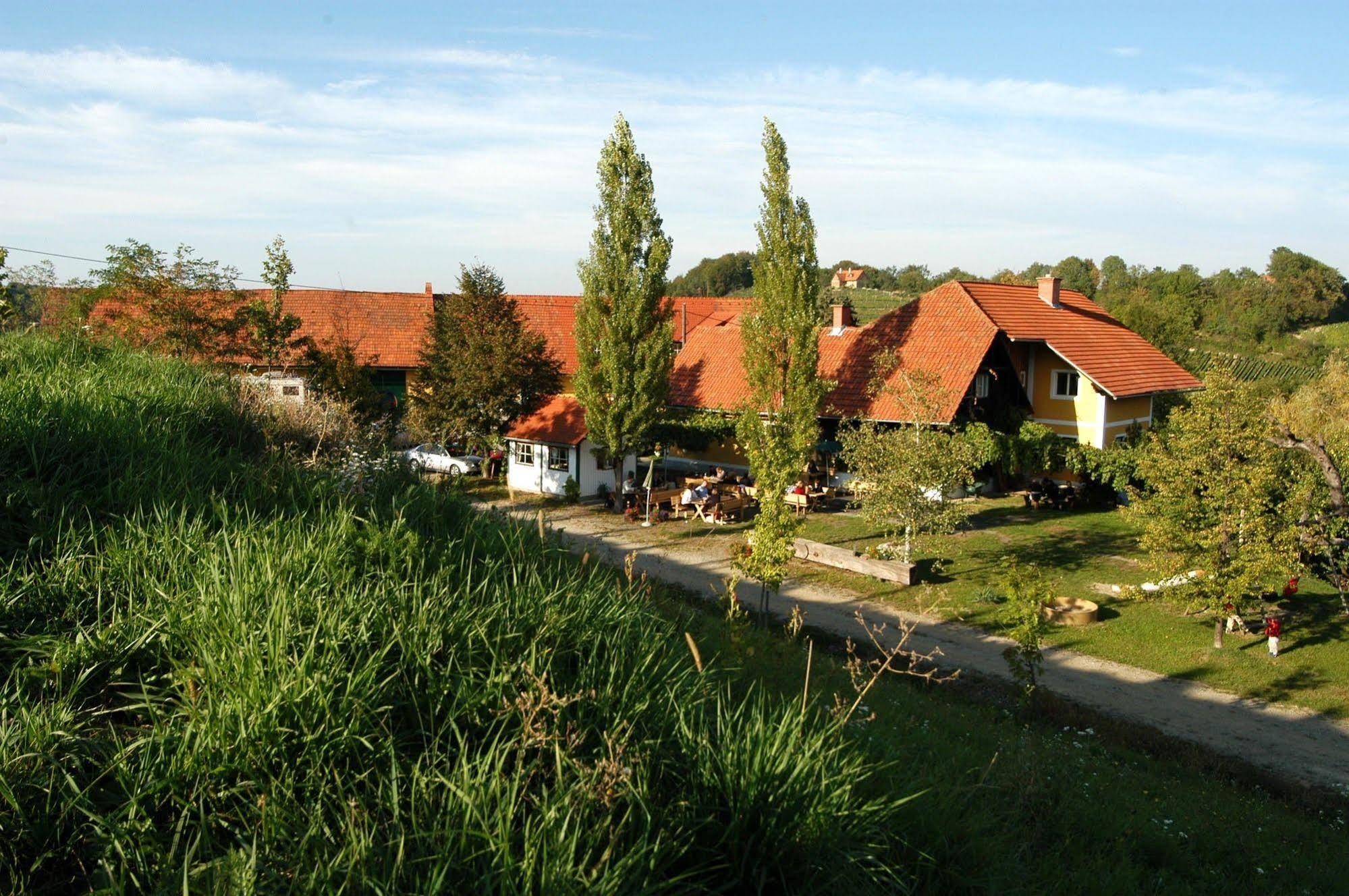 Weingut Primus Suedsteiermark Spielfeld Buitenkant foto